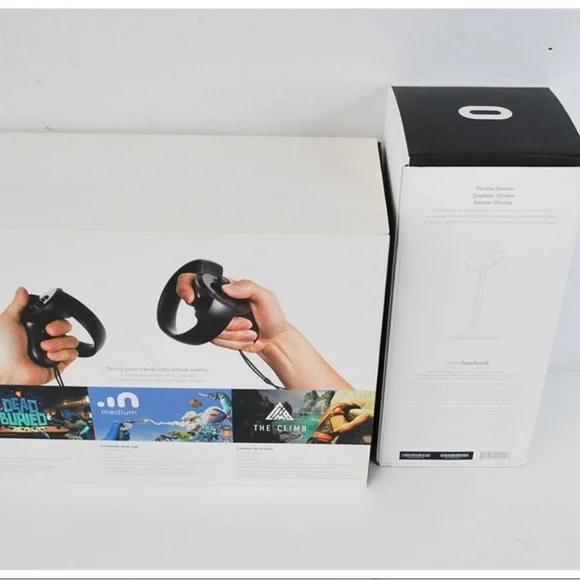 Oculus Rift Touch Controllers & Sensor – VR Accessory Set - Picture 7 of 7